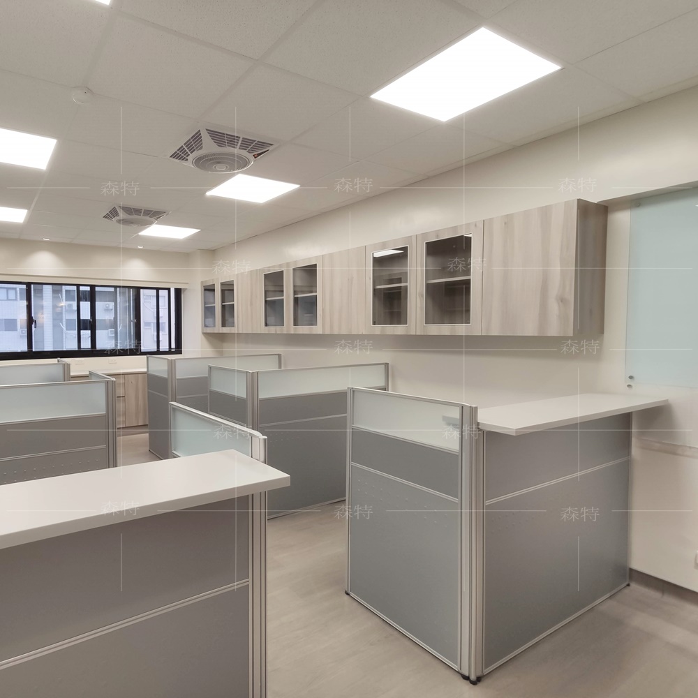 2.5cm鋁框屏風H112(70鋼板+20鋼板+20霧玻璃)
+櫃台面板